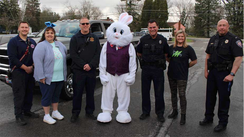 Easter Bunny Takes a Ride Through Austintown