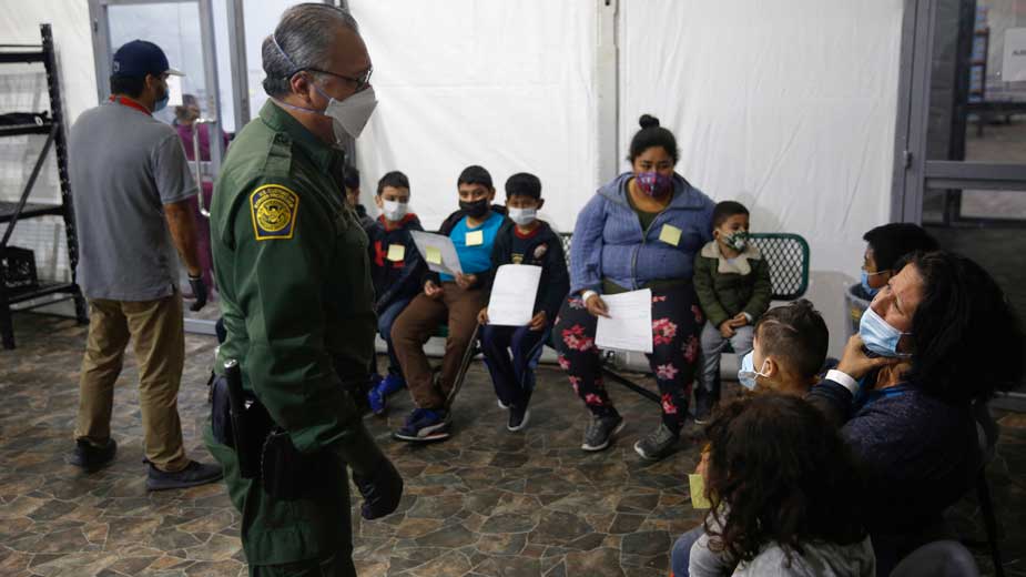 Over 4,000 Migrants, Many Kids, Crowded into Texas Facility - businessjournaldaily.com